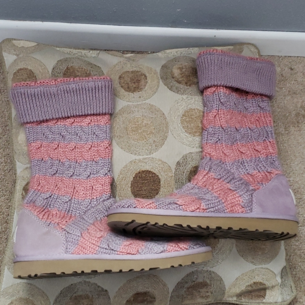 UGGS